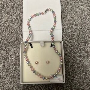 Freshwater pearl necklace and earring set